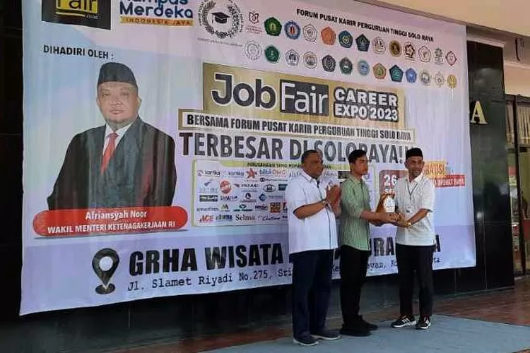 Pembukaan Job Fair Career Expo 2023 dihadiri Wamen Ketenagakerjaan, serta Wali Kota Solo (Endang Kusumastuti)
