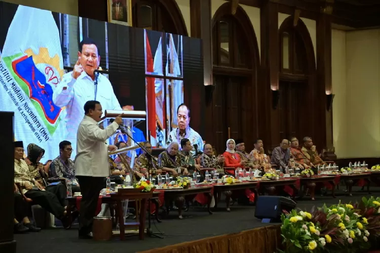Menhan Prabowo saat menjadi keynote speaker Seminar Nasional Kebangsaan yang diselenggarakan Institut Madani Nusantara (IMN) di Jakarta, Sabtu (30/9/2023). Foto: Humas Kemhan