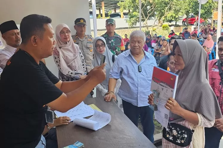 Pahlawan Ekonomi Nusantara terima bantuan di Lombok Timur (Suara Karya/Istimewa)