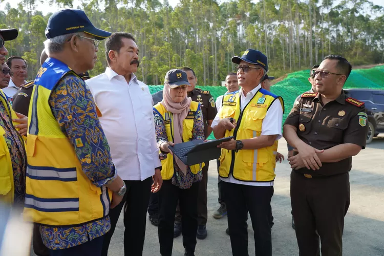 Jaksa Agung ST Burhanuddin saat berkunjung ke IKN Nusantara