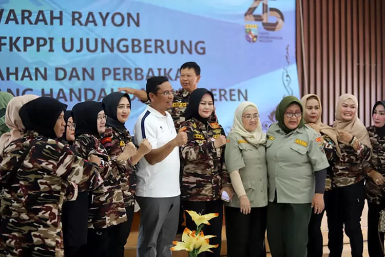Ketua DPRD Kota Bandung H. Tedy Rusmawan, A.T., M.M., pada Musyawarah Rayon X Keluarga Besar FKPPI Kecamatan Ujungberung, Bandung, kemarin ini. Gia/Humpro DPRD Kota Bandung.