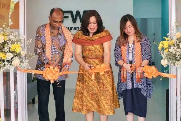 Pembukaan kantor pemasaran mandiri pertama  FWD Insurance di Kota Solo (Istimewa)