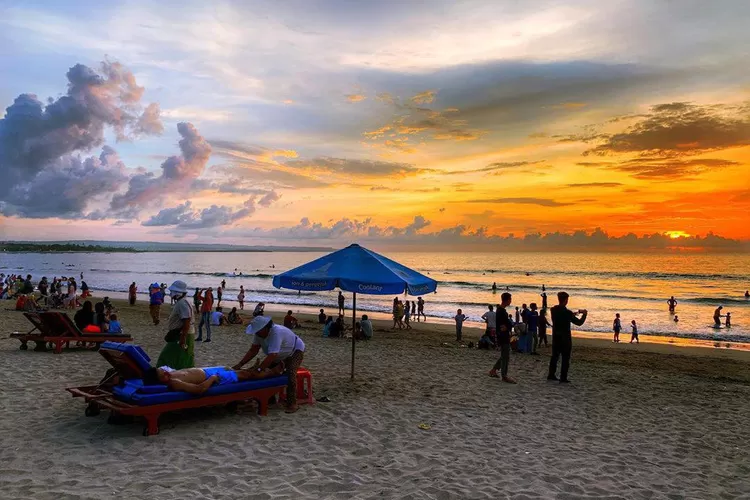 Ilustrasi Pantai Kuta Bali  (Internet)