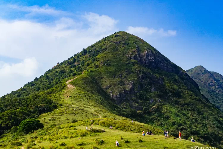 Jangan Sampai Lupa Inilah Perlengkapan Mendaki Gunung Yang Wajib