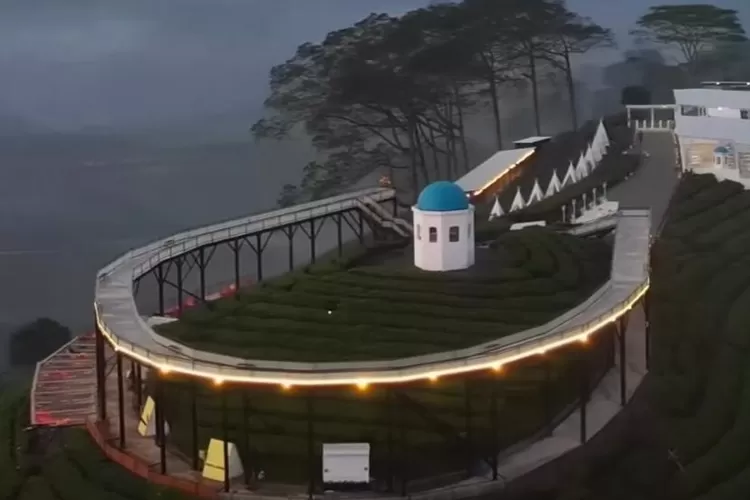 Tempat Wisata Jembatan Kaca di Bandung Tiket Cuma Rp 25 Ribuan View Negeri di Atas Awan 