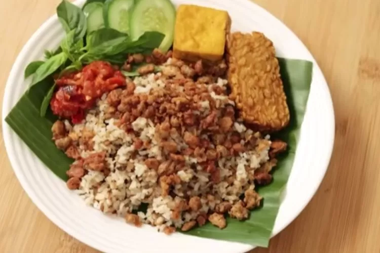 Gurih dan Enak! Resep Nasi Tutug Oncom Khas Sunda Ala Chef Devina Hermawan