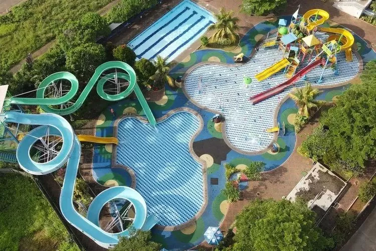 Green Lake View Waterpark, salah satu wisata perosotan air di Depok. (instagram.com/@greenlakewaterpark)