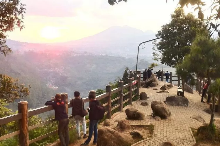 Wisata Tebing  Keraton di Bandung Modal Rp17 Ribu Bisa Nikmati Sunset Kota Kembang (instagram.com/@tebingkaraton_)