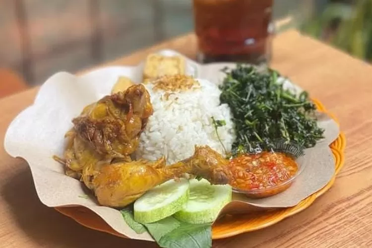 Ayam goreng yang viral di Bogor  (Instagram.com, @ayamgorengmangupi)