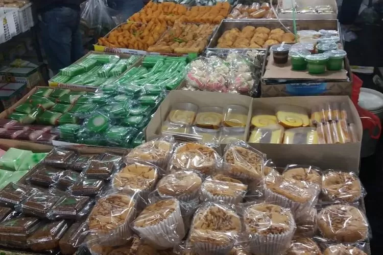 Pasar Kue Subuh Senen, Rekomendasi Tempat Jajanan Pasar di Jakarta. (instagram.com/@pasarsenenkuesubuh_)