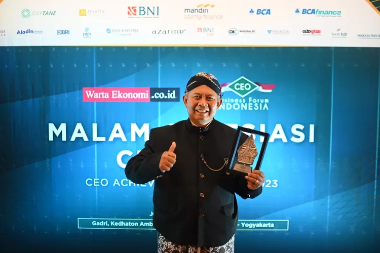 Selamat! Dirut bank bjb Yuddy Renaldi Raih Penghargaan Best Performance CEO 2023