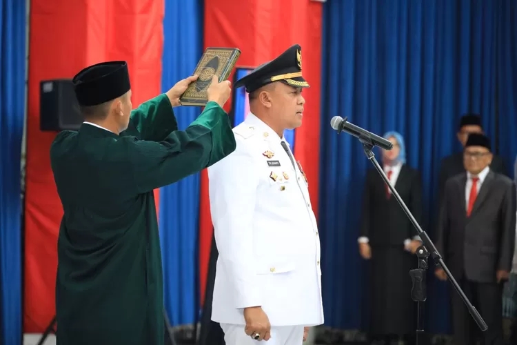 Resmi! Gubernur Jabar Ridwan Kamil Lantik Dr Tri Adhianto Jadi Wali Kota Bekasi. (Foto/Istimewa.)