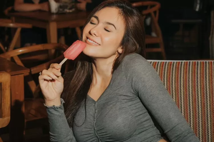 Wulan Guritno mengaku tak tahu dan mengira itu game biasa (Instagram @wulanguritno)