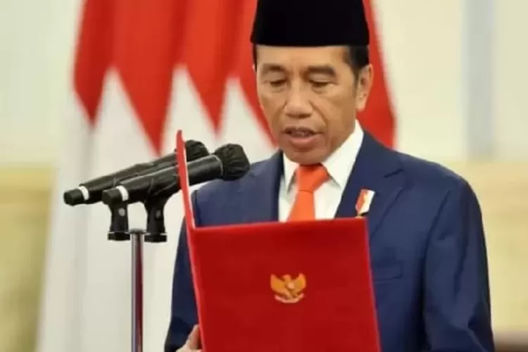 JOKOWI NAIKKAN GAJI 12 PERSEN, TUNJANGAN PENSIUNAN GOLONGAN I II III IV INI JUGA ALAMI KENAIKAN, ALHAMDULILLAH (presidenri.go.id)
