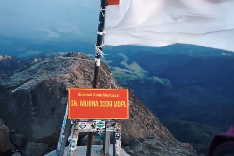 Tak Hanya Candi Dan Petilasan, Gunung Arjuno Via Purwosari Berikan ...