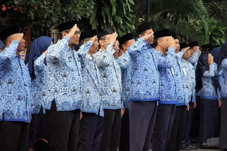PNS (Pegawai Negeri Sipil) di Kabupaten Jember, Jawa Timur memiliki tingkat pendidikan SMA. (Dok.ponorogo.go.id)