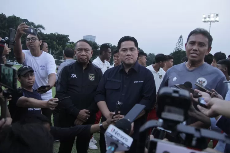 Ketua Umum PSSI, Erick Thohir bersama pelatih Timnas U-17, Bima Sakti (dok.PSSI)