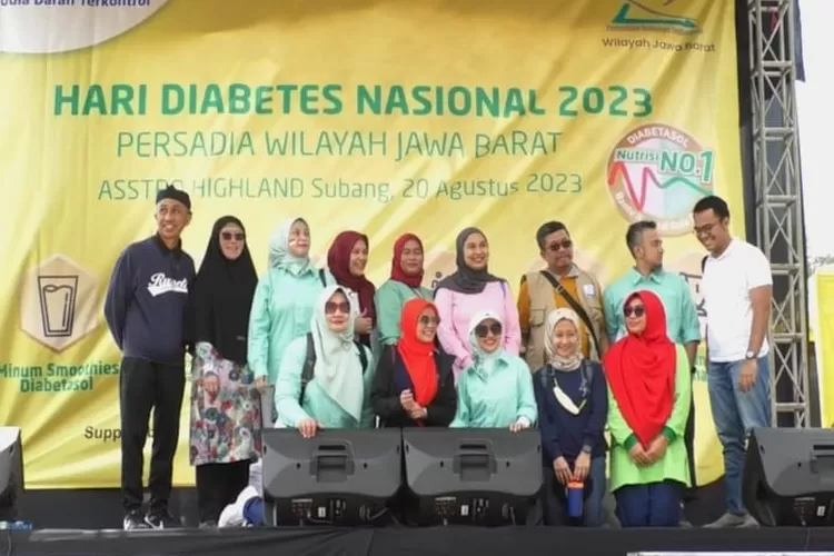 para pengurus PERSADIA sedang melakukan sesi foto brrsama (Bisnisbandung.com / Iman Mulyadi)