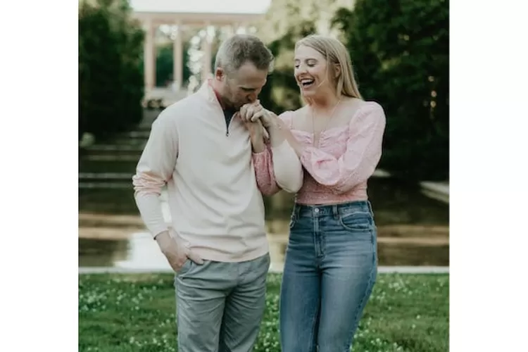 Pasangan yang Memprioritaskan Kamu dalam Hubungan Pasti akan Memperlihatkan 4 Tanda Berikut Ini, Fix No Debat! ( pexels.com/Hussein Altameeni)