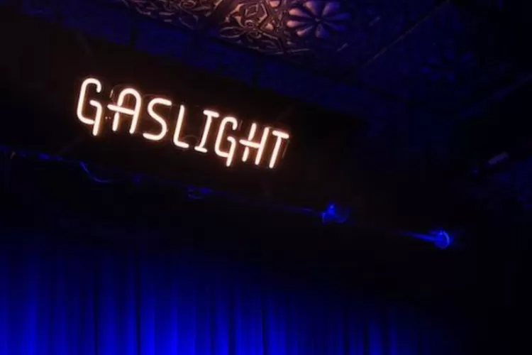  Apa itu gaslighting dan mengapa penting untuk waspada terhadapnya? (https://unsplash.com/@modernwolo)