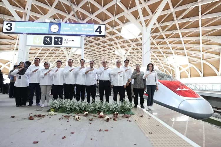 Dapatkan banyak promo tiket melalui BRImo saat naik kereta cepat Whoosh (dok.BRI)