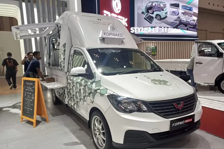  Wuling Formo Max yang sudah dimodifikasi untuk kebutuhan berbisnis.  (ANTARA/Chariul Rohman)
