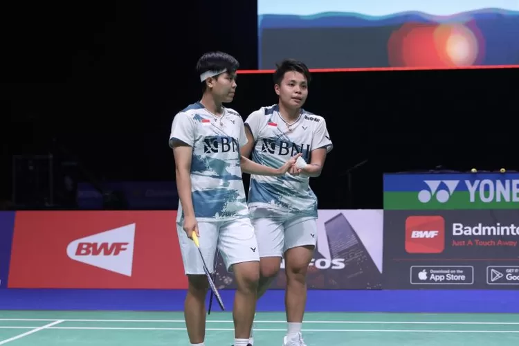 Pasangan ganda putri Indonesia Apriyani Rahayu/Siti Fadia Silva Ramadhanti saat berlaga di babak perempat final Kejuaraan Dunia Bulu Tangkis 2023 di Denmark, Jumat (25/8/2023).  (ANTARA/HO/PBSI)