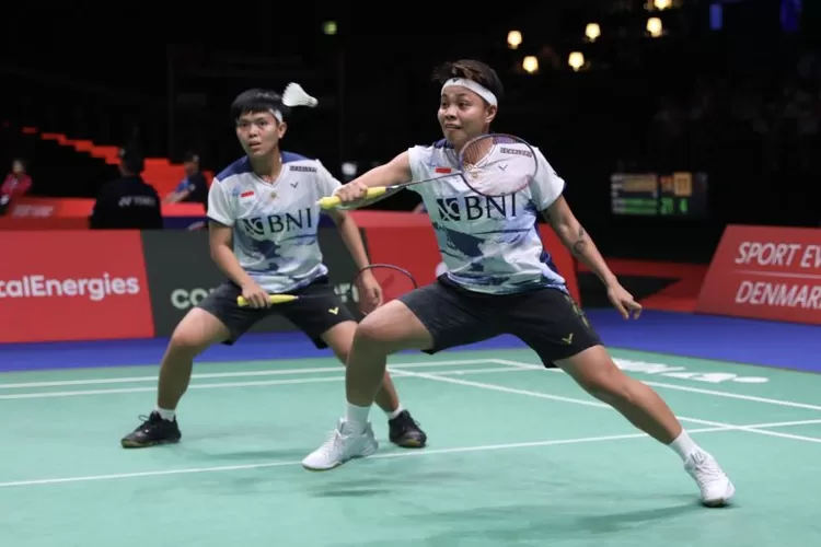 Pasangan ganda putri Indonesia Apriyani Rahayu-Siti Fadia Silva Ramadhanti saat berlaga di babak 16 besar Kejuaraan Dunia Bulu Tangkis 2023 di Denmark, Kamis (24/8/2023).  (ANTARA/HO/PBSI)