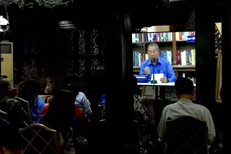 Ketua Sidang Majelis Tinggi Partai Demokrat Susilo Bambang Yudhoyono saat menyampaikan arahan dalam Sidang Majelis Tinggi Demokrat di Puri Cikeas, Bogor, Jawa Barat, Jumat (1/9/2023).  (ANTARA/Genta Tenri Mawangi)