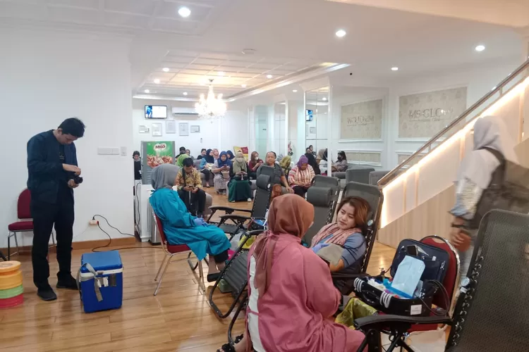 Donor darah memeringati ulang tahun MS Glow Klnik Jogja. (Foto: dokumentasi MS Glow)