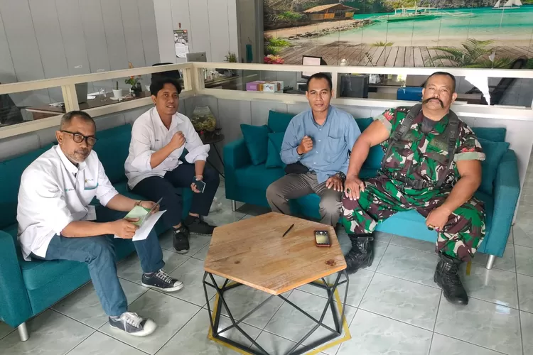 PLN ULTG Yogyakarta gandeng aparat POLRI dan TNI memberikan sosialisasi bahaya main layangan. (Foto: dokumentasi PLN ULTG Yogyakarta )