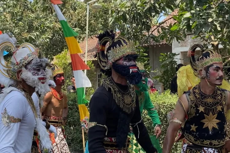 Pentas kesenian reog memeriahkan kegiatan Merti Padukuhan Bekelan Sidorejo Lendah Kulonprogo, Sabtu (16/9/2023).  (Istimewa)