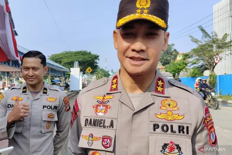 Kapolda Kalimantan Utara Irjen Pol. Daniel Adityajaya diwawancarai awak media usai mengikuti Upacara Hari Kesaktian Pancasila di Lapangan Agatis, Tanjung Selor, Bulungan, Senin (2/10/2023).  (ANTARA/Muh. Arfan)