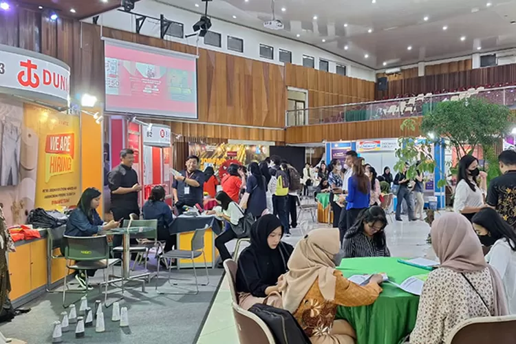 Suasana Job Fair UKSW Salatiga.  (Dok UKSW)