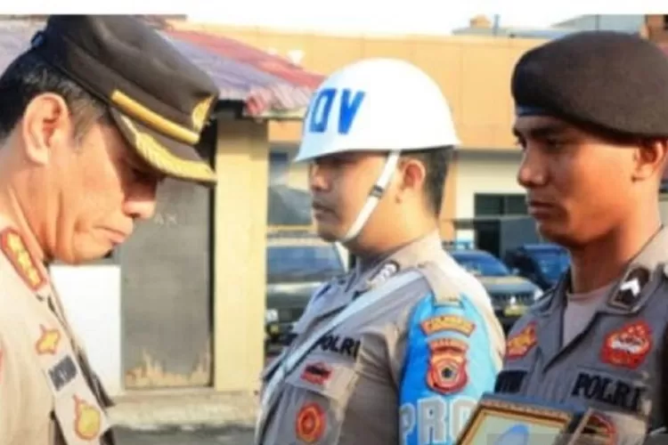 Kapolresta Pulau Ambon dan PP Lease Kombes Pol Driyano Andri Ibrahim mengatakan tiga personelnya dikenakan sanski pemberhentian dengan tidak hormat (PTDH), Minggu (8/10/2023).  (ANTARA/HO-Polresta)