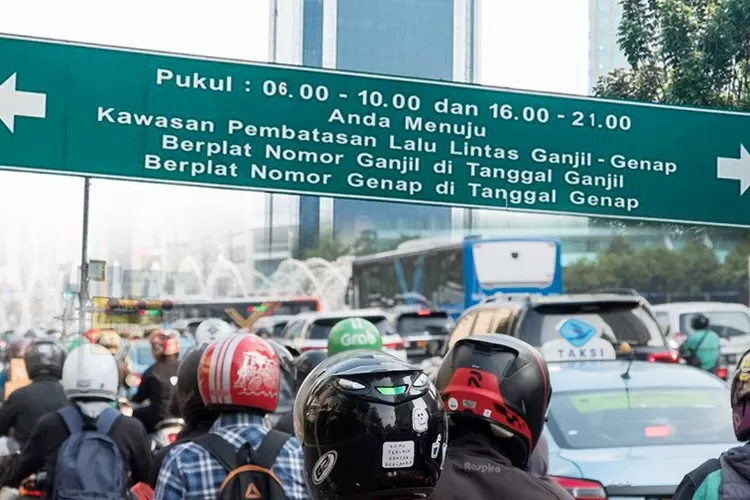Ilustrasi papan informasi Ganjil Genap Jakarta. Berikut ini daftar pengalihan jalan selama KTT Asean 2023 berlangsung dan 26 titik ganjil genap Jakarta hari ini.