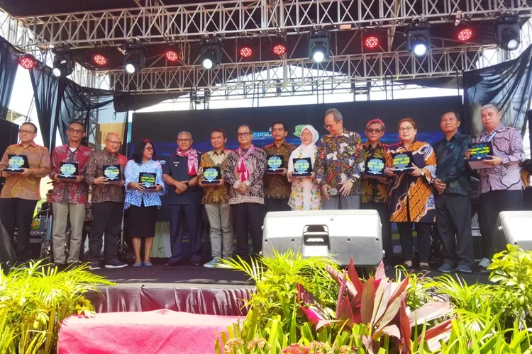 Sukses Bangun 16 Portal Sistem Informasi PLUT Kemenkop, Promedia Teknologi Indonesia Menerima Penghargaan dari Kemenkop-UKM.