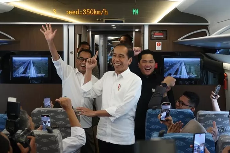 Presiden Jokowi menjajal naik Kereta Cepat Jakarta-Bandung