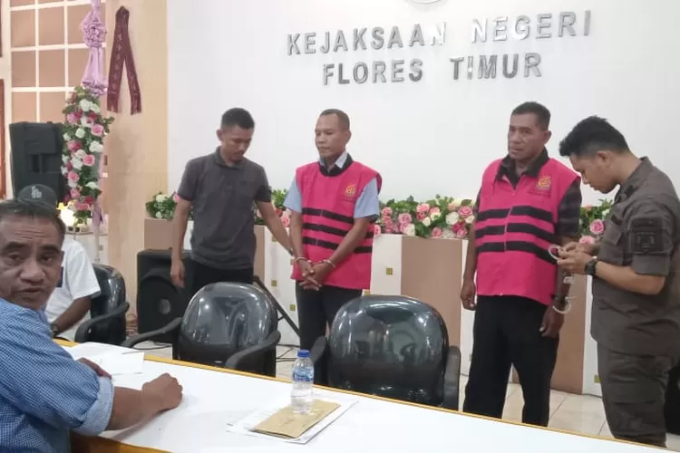 Kejari Flores Timur Tahan Direktur PT Entete Jaya Konstruksi - Okenusra