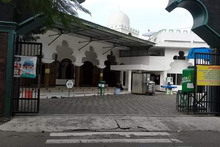 Masjid Rahmat Kembang Kuning Tertua Surabaya Dijuluki Langgar Tiban ...