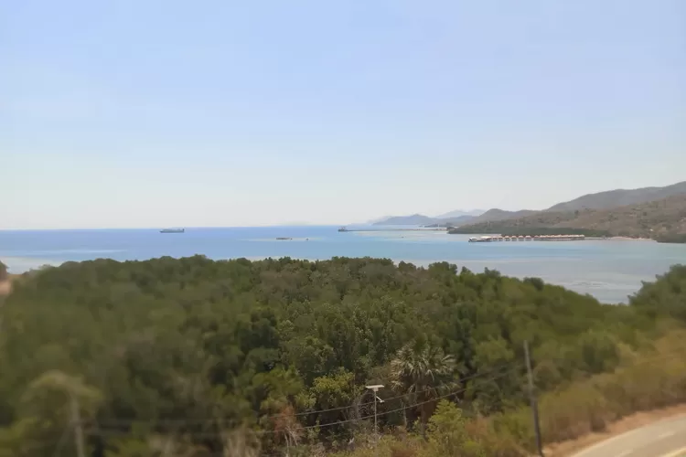 Pemandangan pantai utara Labuan Bajo. Wabup Mabar sampaikan prinsip pembangunan pariwisata Labuan Bajo. (Foto: KLIKLABUANBAJO.ID)