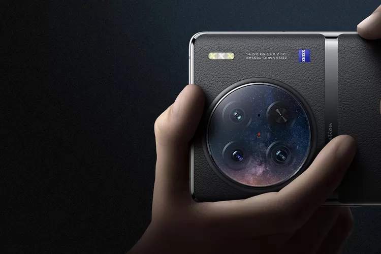 Ponsel Vivo X100 Series menaglamai peningkatan yang luar biasa dari pendahulunya Vivo X90 Series.