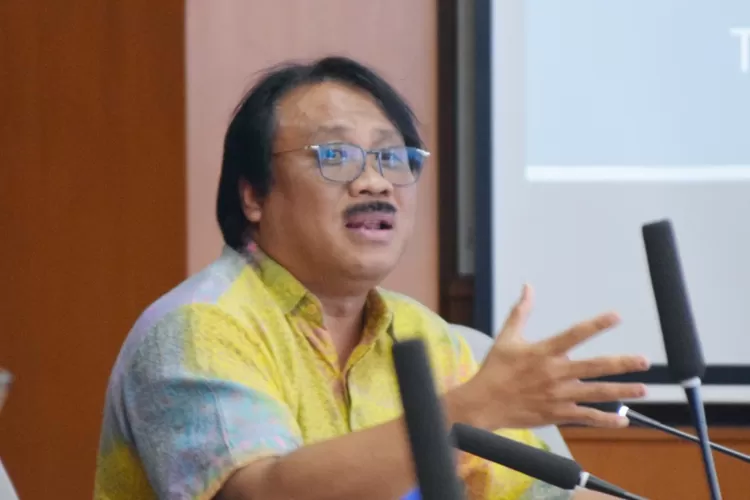 Direktur Utama Perumda Air Minum Tirta Moedal Kota Semarang E. Yudi Indardo