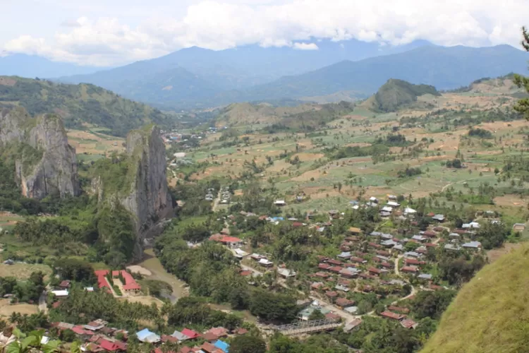 Panorama Kabupaten Enrekang (Tentangindonesia.com/Dewi Febriani Hamjan)