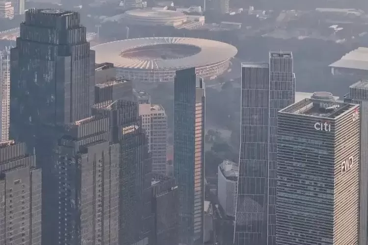 Tingkat polusi udara di Jakarta berada pada level tidak sehat, bahkan menduduki peringkat pertama kota dengan kualitas udara terburuk sedunia.