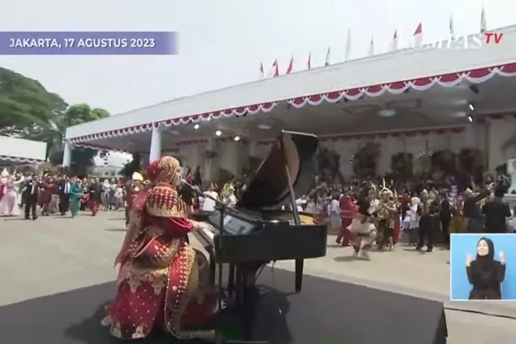 Penampilan Putri Ariani dalam perayaan HUT Kemerdekaan RI ke 78 di Istana Negara sukses memukau para tamu dan pejabat negara yang hadir.