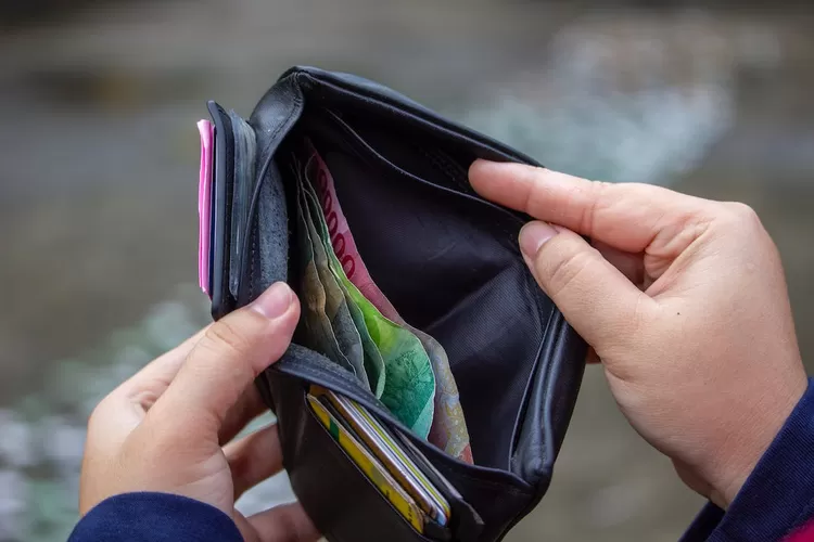 Pinjol kian mencekik masyarakat di Indonesia, banyak generasi muda yang sudah jadi korban (Pexels/ ahsanjaya)