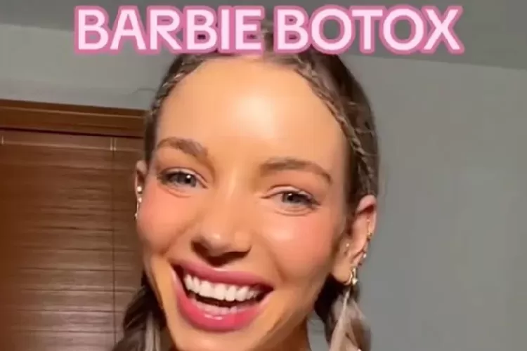 Tren kecantikan terpanas di TikTok saat ini adalah 'Barbie Botox'. Prosedur ini menggunakan botox untuk menciptakan penampilan leher panjang (odditycentral.com)