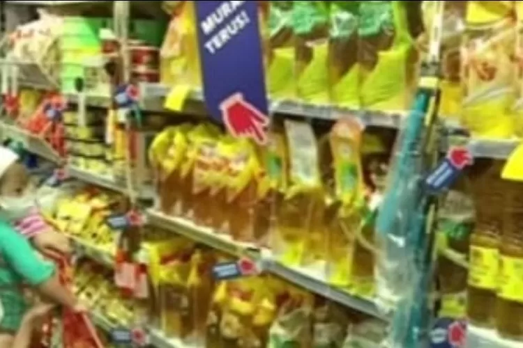 Dikawatirkan harga minyak goreng dan distribusi minyak goreng akan tersendat bila pemerintah tidak segera membayar hutangnya kepada pengusaha Ritel. 