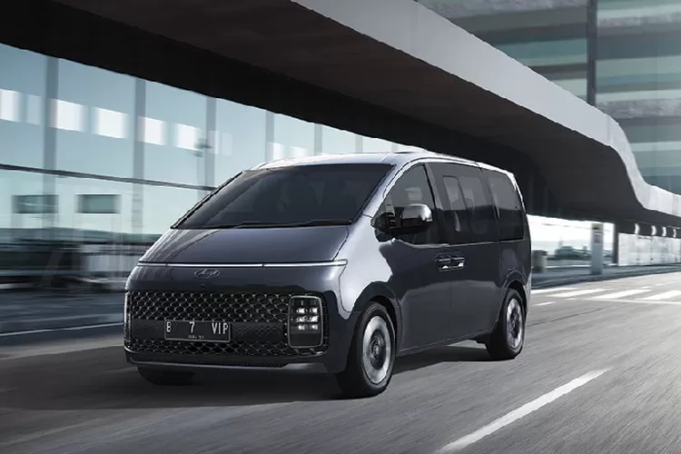 Hyundai Staria, kendaraan multipurpose vehicle (MPV) yang menawarkan desain futuristik, performa hebat, dan beragam fitur keamanan. (hyundai.com)